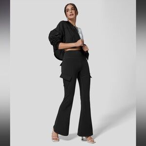 HALARA High Waisted Cargo Pocket Flare Yoga Pants- NWT
